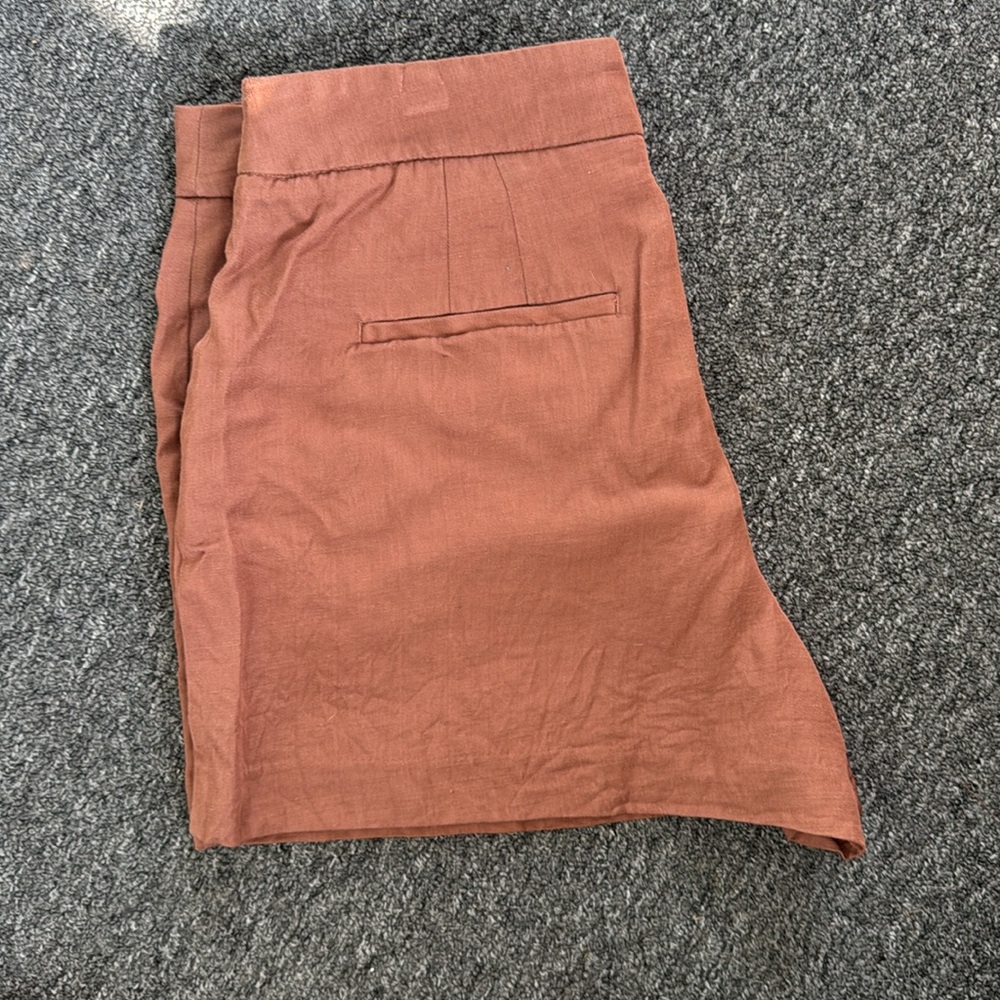 Express Stylist Linen Short-Size 14 - Picture 2 of 6